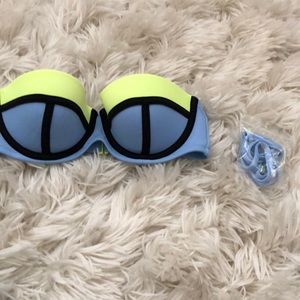 Victoria secret bikini top . Size 32C